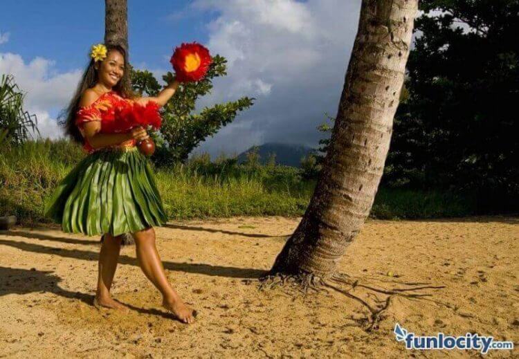 Hula dancing Honolulu Hawaii