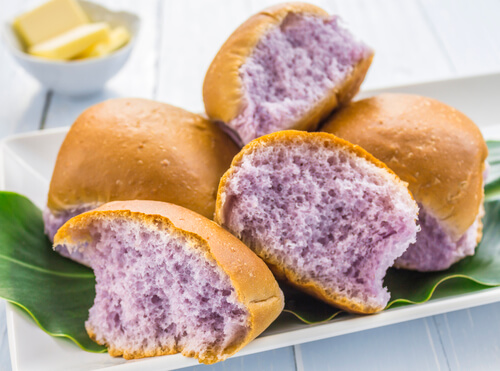Common Hawaiian food, taro bread