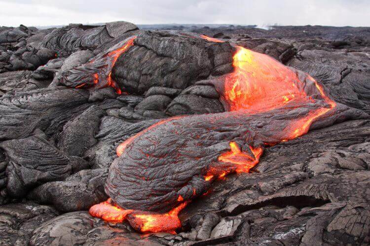 Lava flow and Lava rocks