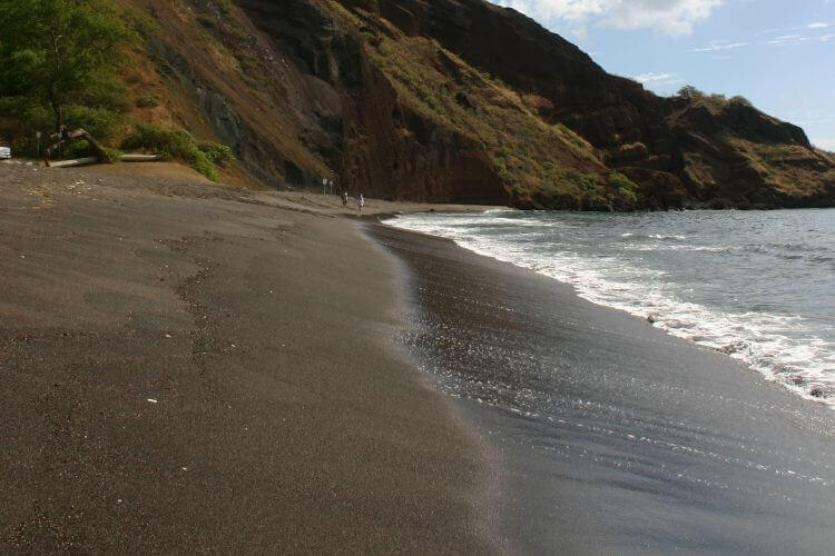 oneuli beach on Maui